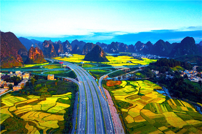 广西山水舞台秀，民族服饰演绎壮乡风情